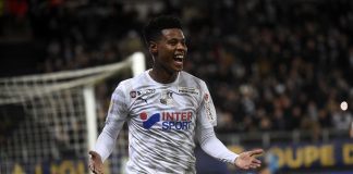 Amiens' Bongani Zungu (C) celebrates after scoring a goal during the French Cup League football match between Amiens and Rennes on December 18, 2019 at the Pierre Licorne stadium in Amiens.