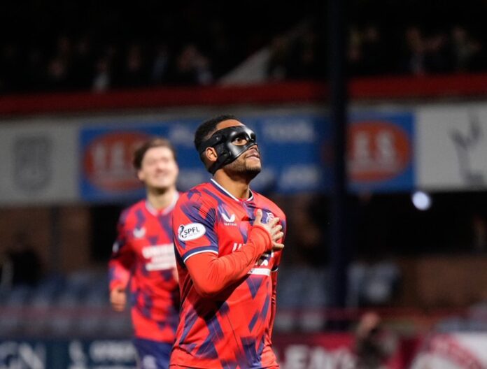 F94Z6j-XgAArrMp Rangers Danilo Ibrox Dundee