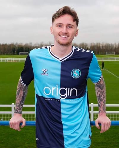80% of Rangers fans slam fourth shirt as “Wycombe Rip Off” and won’t buy it